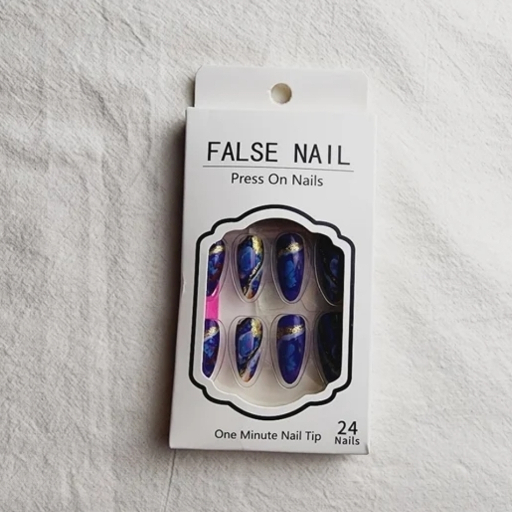 24 Pieces Fake press on nails - Picture 4 of 5